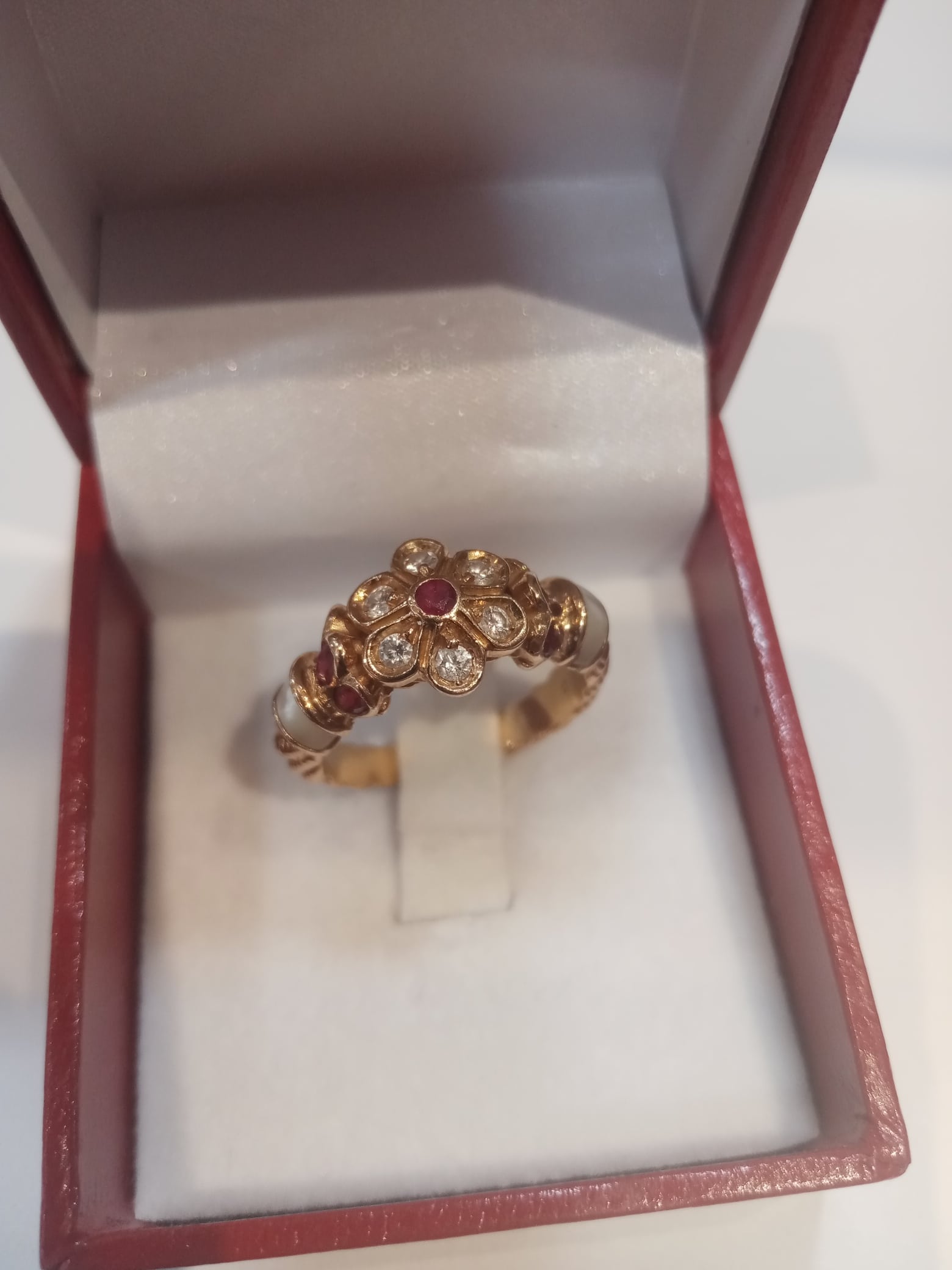 “La Romatique” Bague Fleur Rubis Diamants